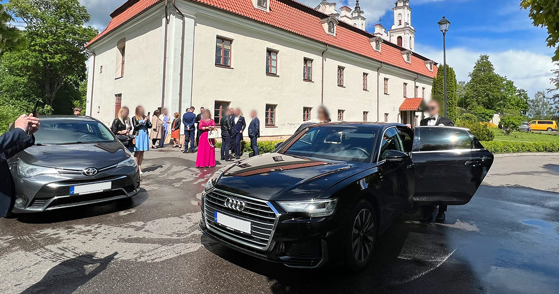 Automobilių vestuvėms nuoma