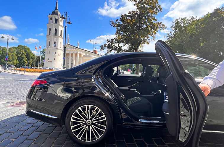 Mercedes-Benz S-Class rent for business trips