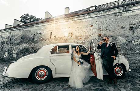 Retro car rental for weddings in Vilnius