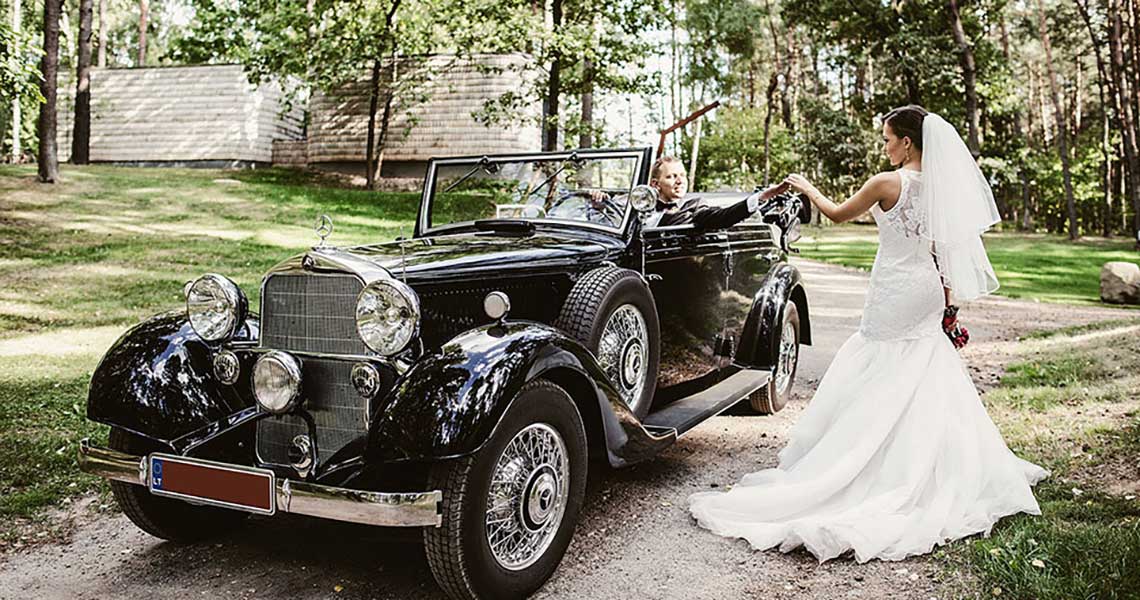Retro car rental for weddings
